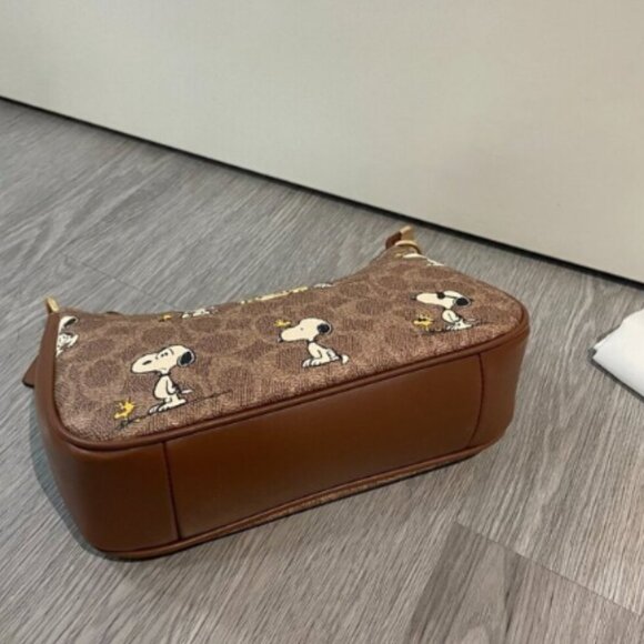 COACH X Peanuts Teri Shoulder Bag In Signature Canvas With Snoopy - Picture 7 of 8
